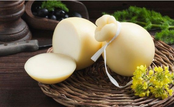 Caciocavallo (Eating)