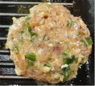 Chicken Burger with Peppers & Onions (Oven-Ready)