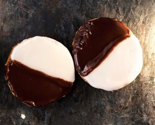 Oberlander Black & White Cookies Passover