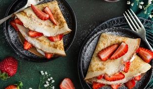 Crepes Handmade Cheese & Strawberry (6Pc)