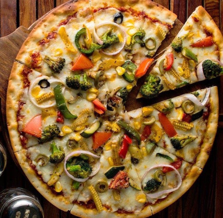 A&V Frozen Organic Vegetable Pizza